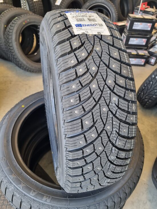 195/65R15 Triangle TI501 ar šipiem